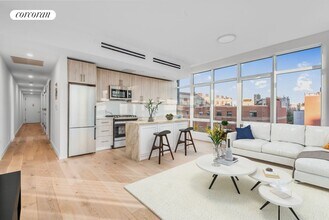 1516 Park Ave in New York, NY - Building Photo - Building Photo