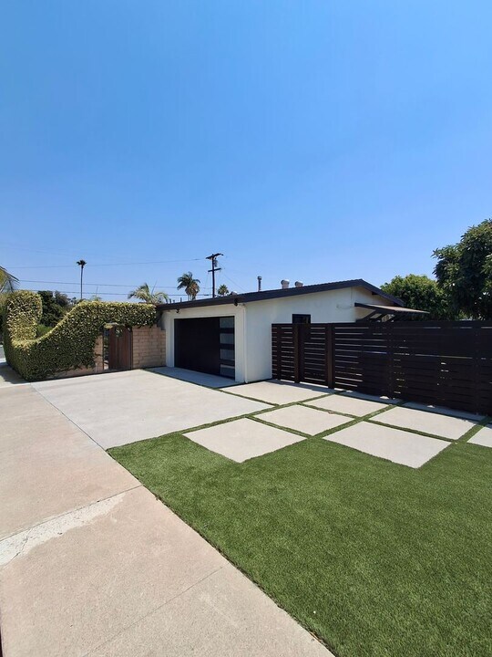 4086 Gros Ventre Ave in San Diego, CA - Building Photo