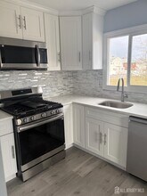 37 Irving St in Carteret, NJ - Foto de edificio - Building Photo