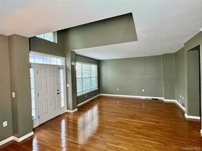 19 Highrose Ridge Way in Middletown, NY - Building Photo - Building Photo