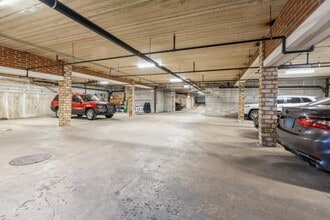 2801 W Ardmore Ave, Unit 1C in Chicago, IL - Building Photo - Building Photo