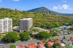 6770 Hawaii Kai Dr in Honolulu, HI - Building Photo