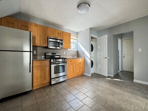 741 Brewster St in Bridgeport, CT - Building Photo - Building Photo