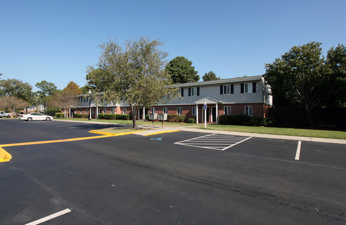 Carver Apartments in Myrtle Beach, SC - Building Photo