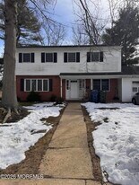 422 W Lake Ave in Ocean Township, NJ - Building Photo