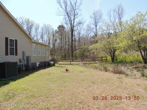 897 Nine Mile Rd in Richlands, NC - Building Photo - Building Photo