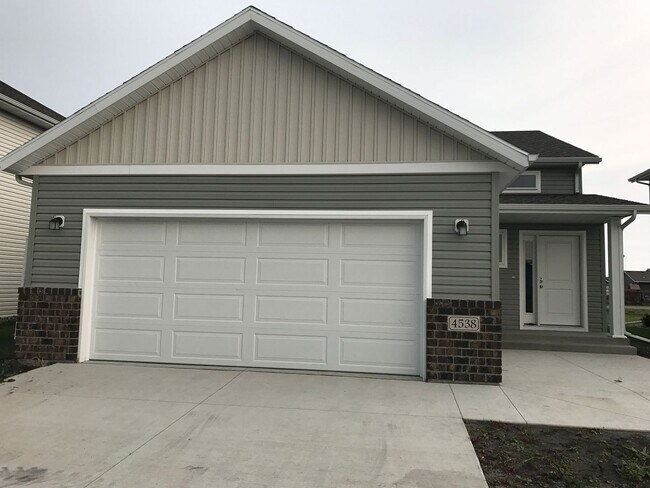 4538 13th St S in Moorhead, MN - Building Photo - Building Photo