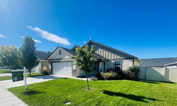 7745 E Declaration Dr in Nampa, ID - Building Photo - Building Photo