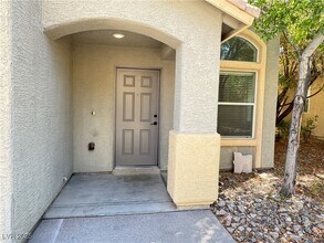8755 Brindisi Park Ave in Las Vegas, NV - Building Photo - Building Photo