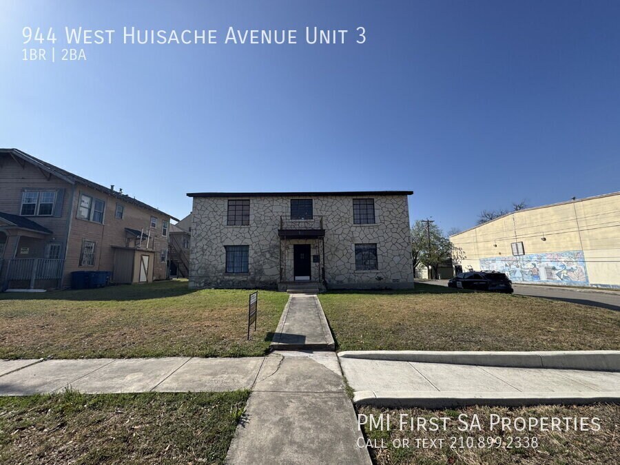 944 W Huisache Ave in San Antonio, TX - Building Photo