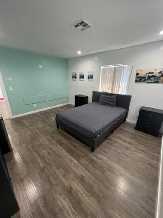 14836 Archwood St in Los Angeles, CA - Building Photo
