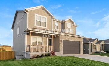 711 Poplar Cir in Belton, MO - Building Photo - Building Photo