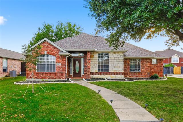 1417 Grimes Dr in Carrollton, TX - Building Photo