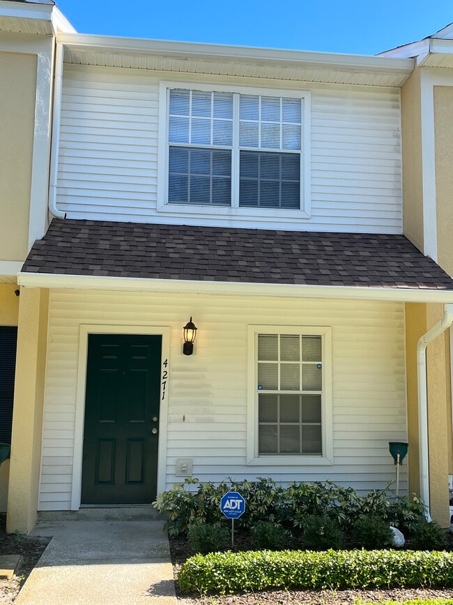 property at 4271 Plantation Cove Dr