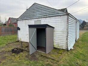 1132 C St in Springfield, OR - Building Photo - Building Photo