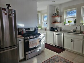 66 California St, Unit 66 in Watertown, MA - Foto de edificio - Building Photo