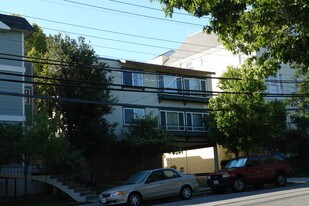 1407 Oak Grove Ave in Burlingame, CA - Building Photo