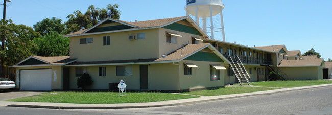 1560 Ellen Ct in Merced, CA - Building Photo - Building Photo