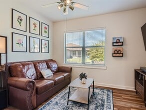 1201 Grove Blvd in Austin, TX - Building Photo - Building Photo