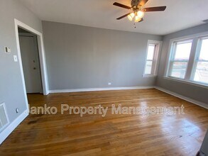 3725 W Grand Ave in Chicago, IL - Building Photo - Building Photo