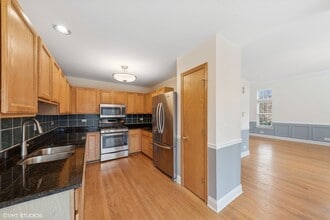 106 Dorshire Ct in Schaumburg, IL - Building Photo - Building Photo