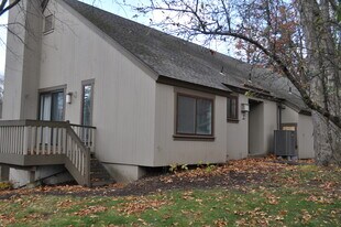 29 Crocus Ln in Avon, CT - Building Photo