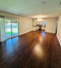 8406 Foxwood Ln in Dallas, TX - Building Photo - Building Photo
