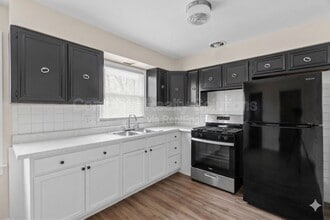 7486 Castro Dr in Ferguson, MO - Building Photo - Building Photo