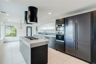 11354 Sunshine Terrace in Los Angeles, CA - Building Photo - Building Photo