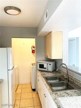 2929 Winkler Ave in Ft. Myers, FL - Building Photo - Building Photo