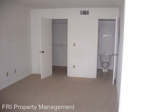 5701 Gatlin Ave-Unit -Unit 124 in Orlando, FL - Building Photo - Building Photo