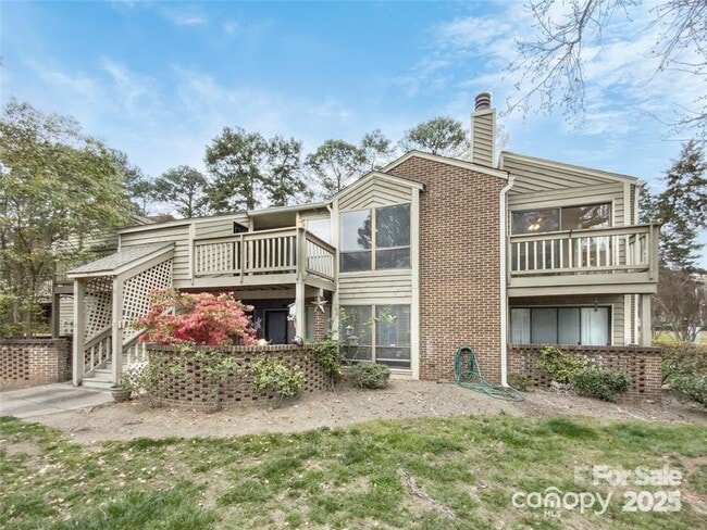 property at 1600 Sharon Rd W