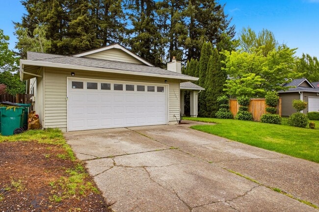 17563 SW Granada Dr in Beaverton, OR - Building Photo - Building Photo