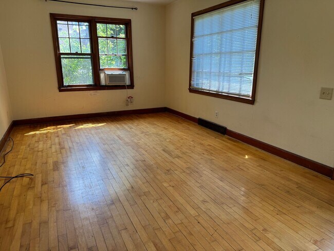 2644 E Lawn Ct in Madison, WI - Foto de edificio - Building Photo