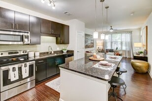 Berkshire Ninth Street in Durham, NC - Building Photo