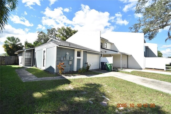 2509 E Stanley Matthew Cir in Tampa, FL - Building Photo - Building Photo