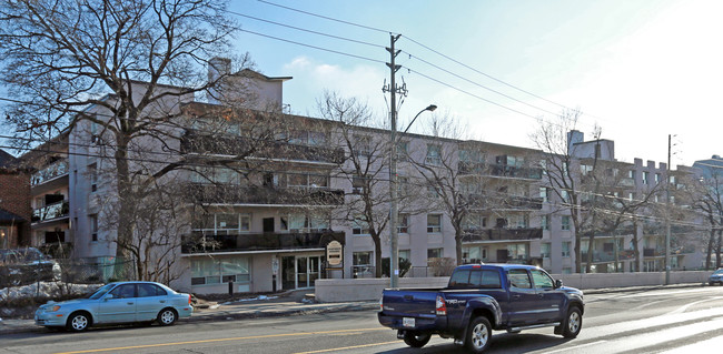 Clover Hill Apartments in Toronto, ON - Building Photo - Building Photo