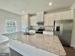9576 Nature Trl in Montgomery Village, MD - Building Photo - Building Photo