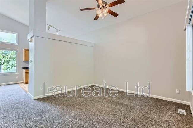 1233 S Chester St in Denver, CO - Building Photo - Building Photo