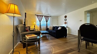 350 N Silverbell Rd in Tucson, AZ - Building Photo - Building Photo