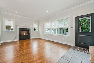 124 Maple Ave in Rye, NY - Building Photo - Building Photo