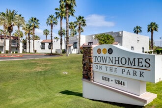 Townhomes on the Park Apartment Homes in Phoenix, AZ - Building Photo - Building Photo