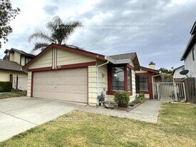 160 Hawthorne Dr in Tracy, CA - Building Photo