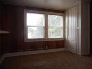 605 4th St SW-Unit -4 in Cedar Rapids, IA - Building Photo - Building Photo
