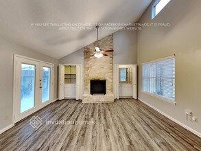1403 Ravenscourt Dr in Sugar Land, TX - Building Photo - Building Photo