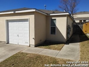 8017 Maverick Climb in San Antonio, TX - Building Photo