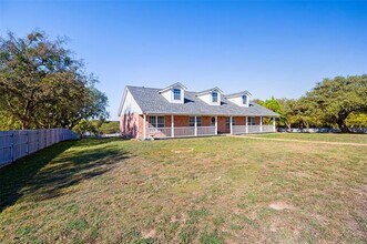 201 Gail Dr in Weatherford, TX - Building Photo - Building Photo