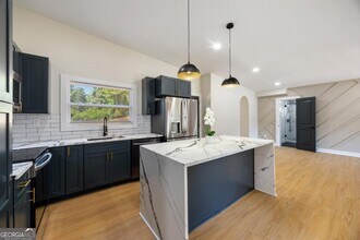 2555 Flagstone Dr SE in Atlanta, GA - Building Photo - Building Photo