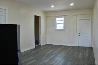 22144 Laramore Ave in Port Charlotte, FL - Building Photo - Building Photo