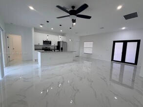 2706 72nd St W in Lehigh Acres, FL - Building Photo - Building Photo